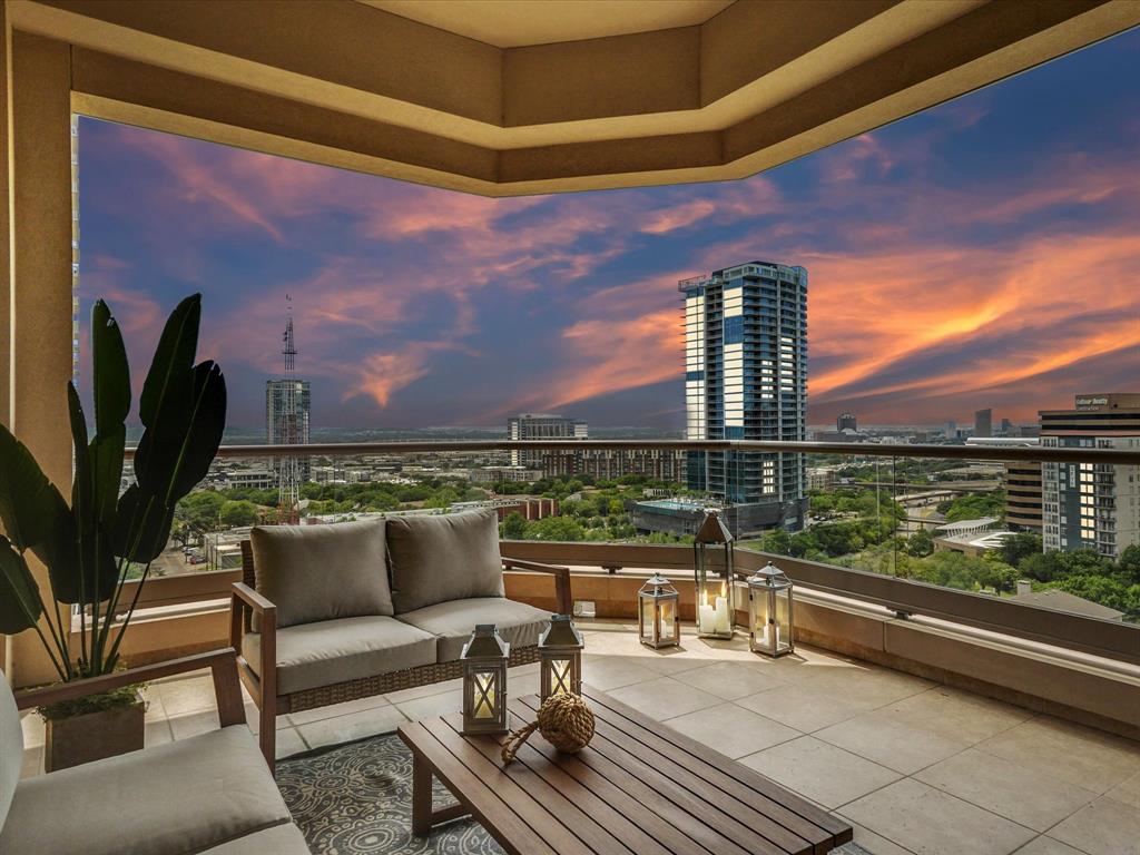 Dallas Neighborhood Home For Sale - $1,900,000