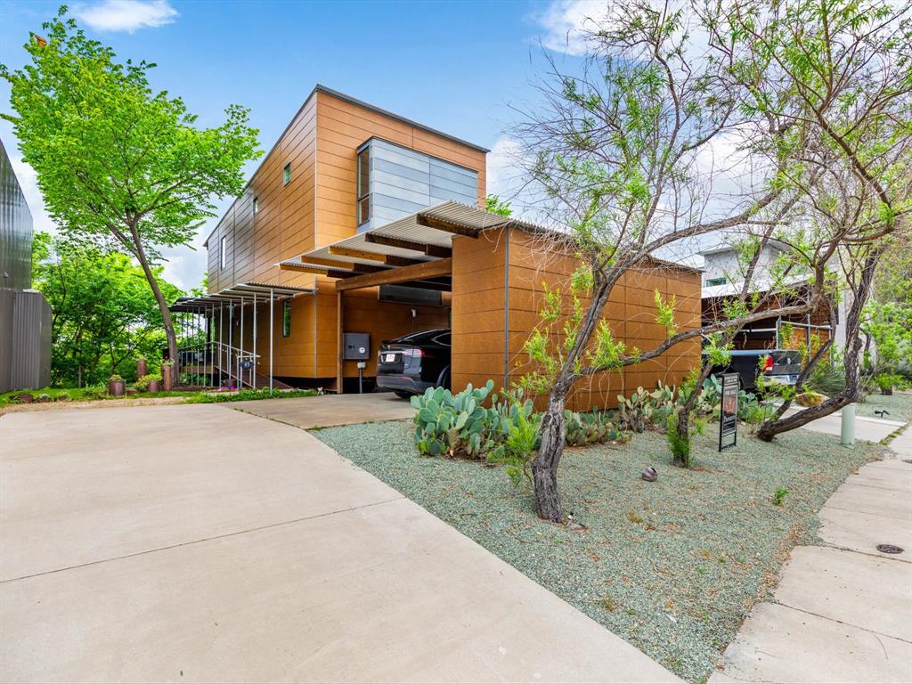 Dallas Neighborhood Home For Sale - $799,999