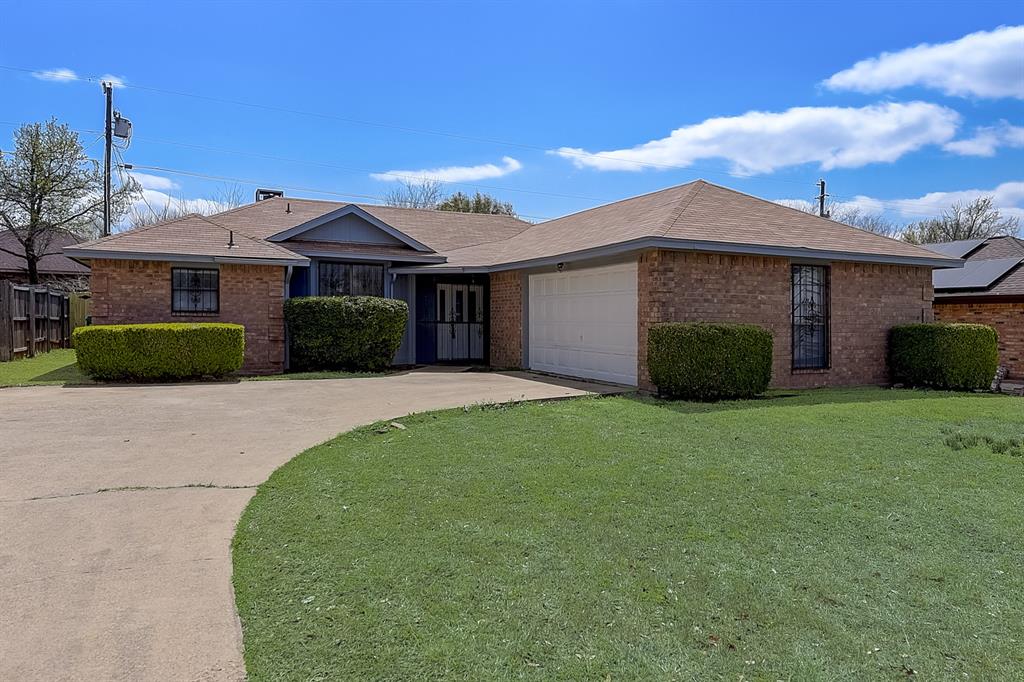 Cedar Hill Neighborhood Home For Sale - $297,000