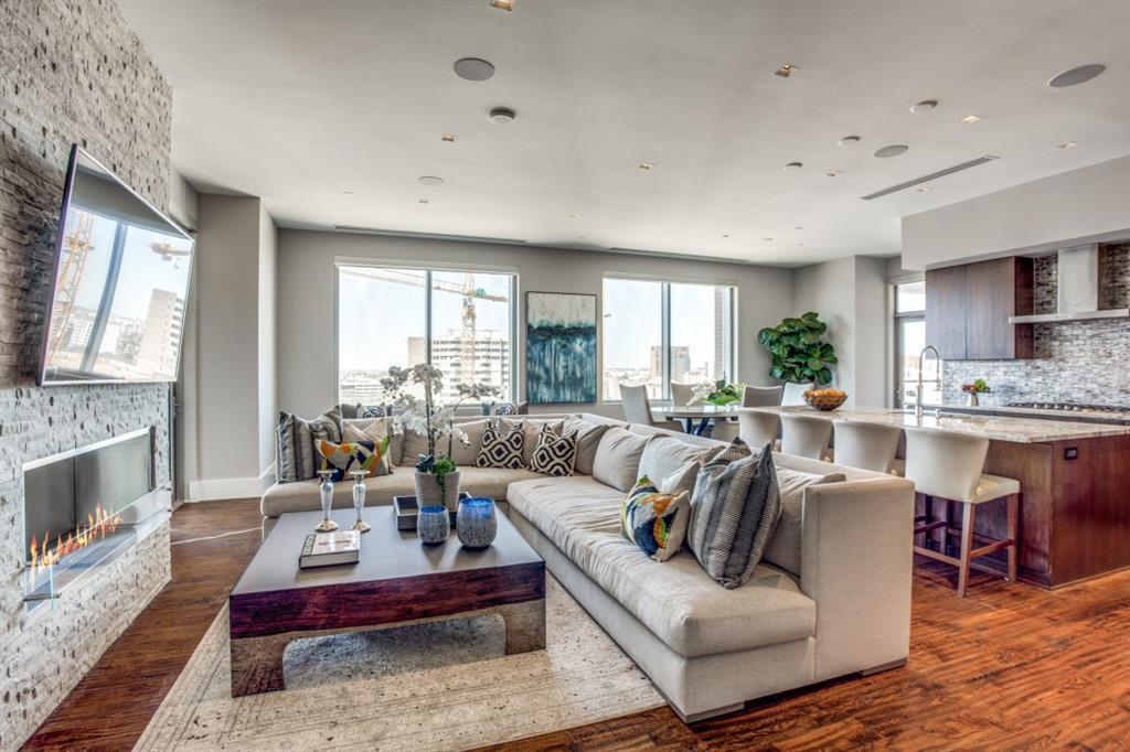 Dallas Neighborhood Home For Sale - $1,949,000