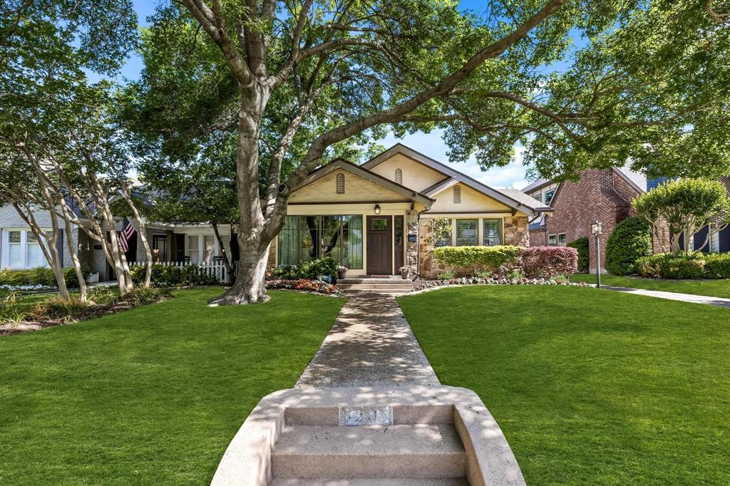 Dallas Neighborhood Home For Sale - $789,000