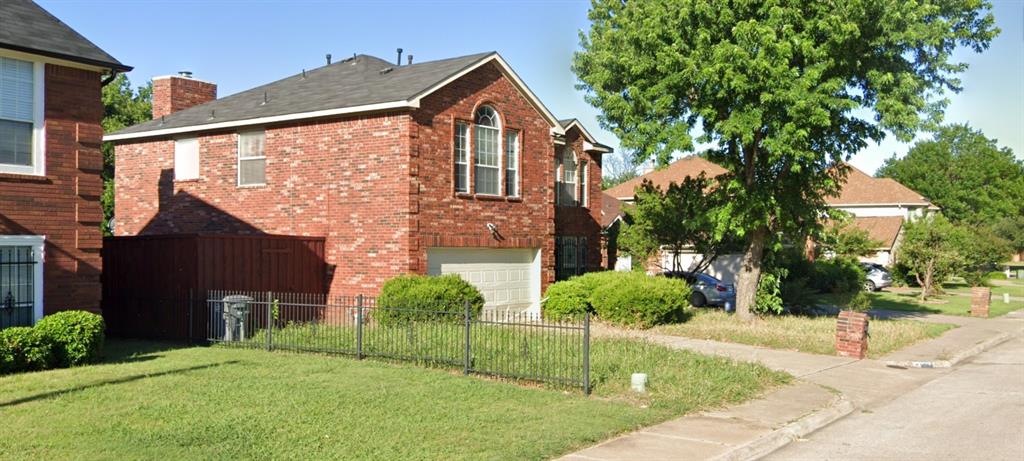Dallas Neighborhood Home For Sale - $295,000
