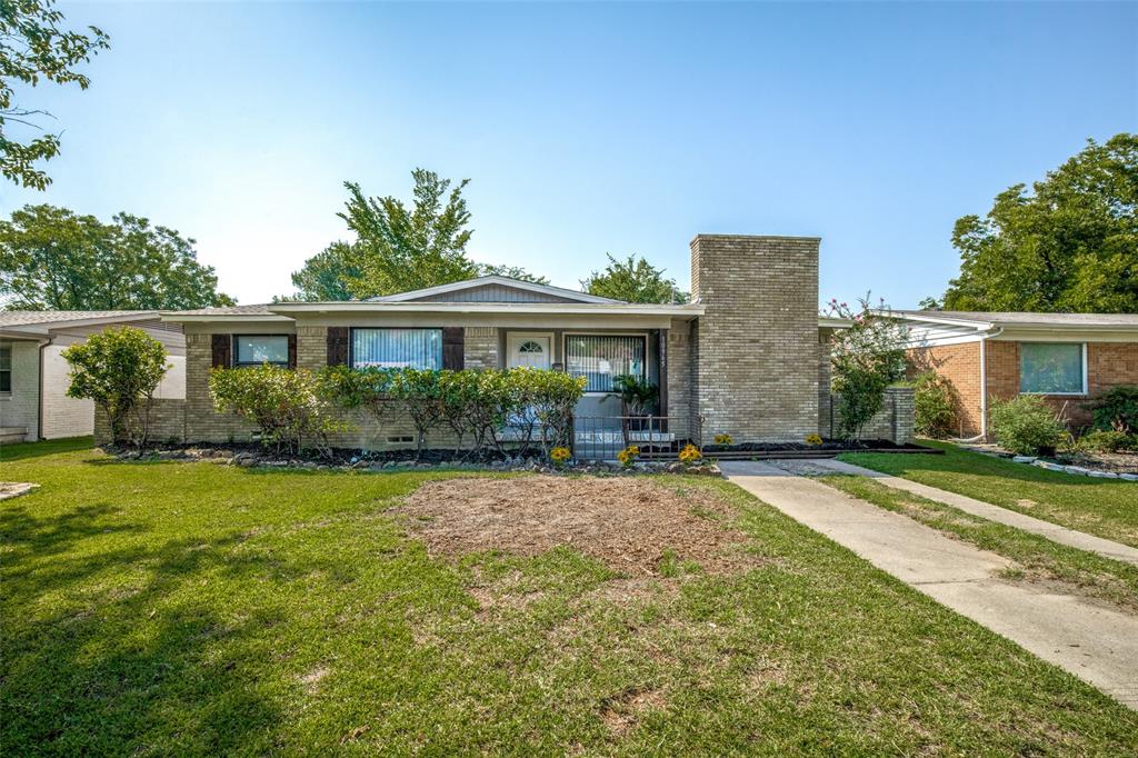 Dallas Neighborhood Home For Sale - $297,700