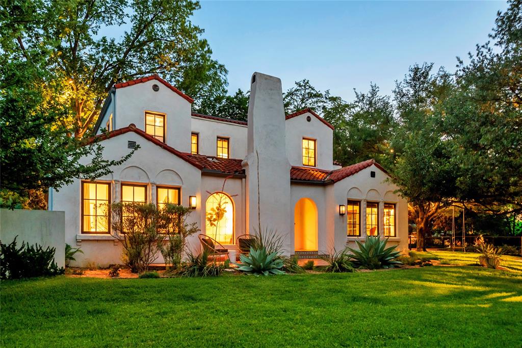 Dallas Neighborhood Home For Sale - $1,875,000