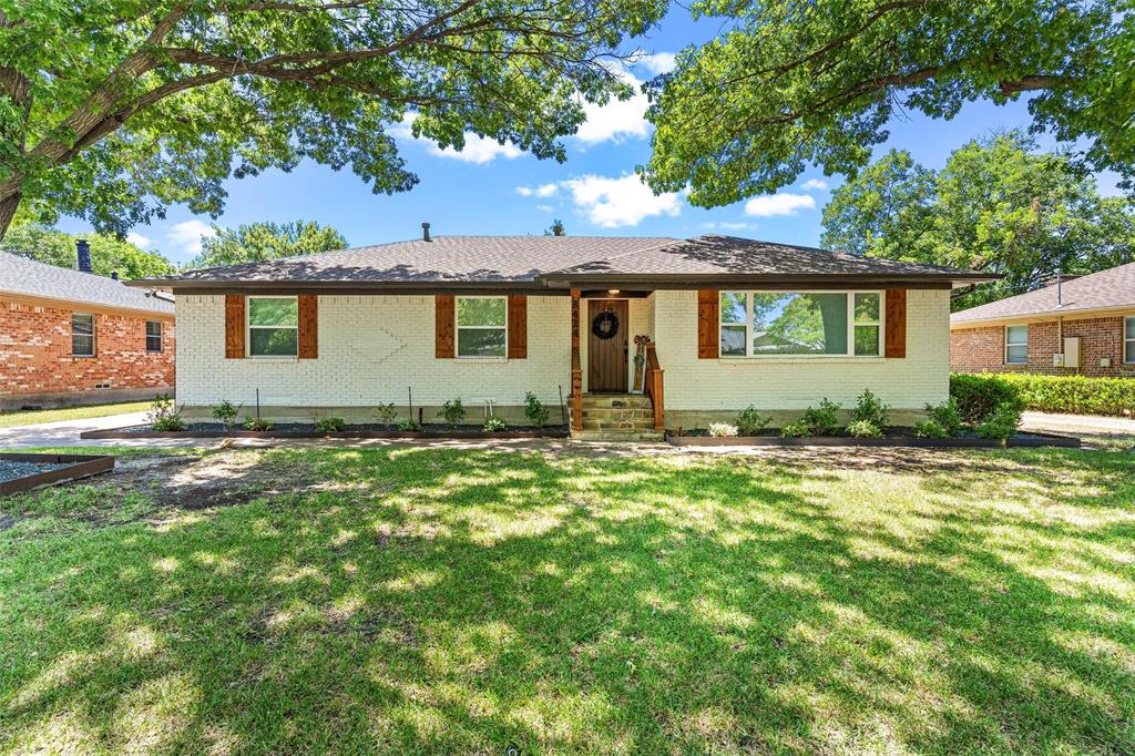 Dallas Neighborhood Home For Sale - $484,900
