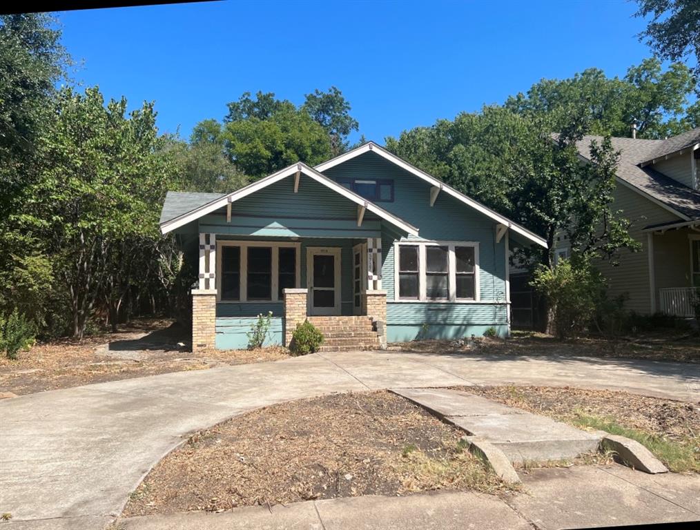 Dallas Neighborhood Home For Sale - $379,900