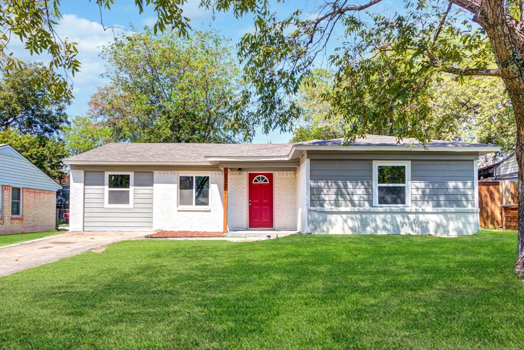 Dallas Neighborhood Home For Sale - $299,999
