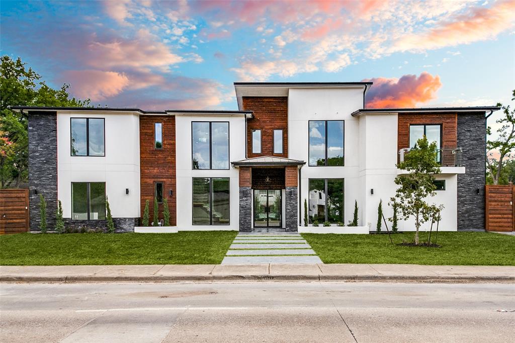 Dallas Neighborhood Home For Sale - $2,900,000