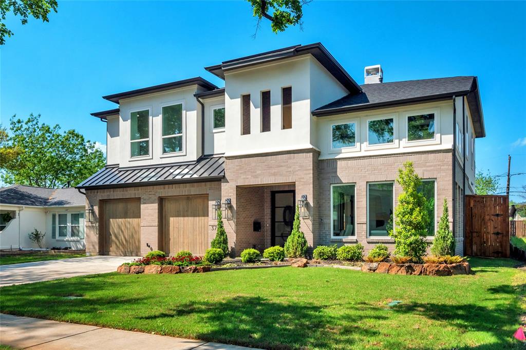 Dallas Neighborhood Home For Sale - $1,585,000