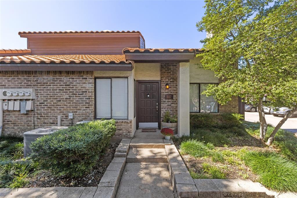 Dallas Neighborhood Home For Sale - $299,000