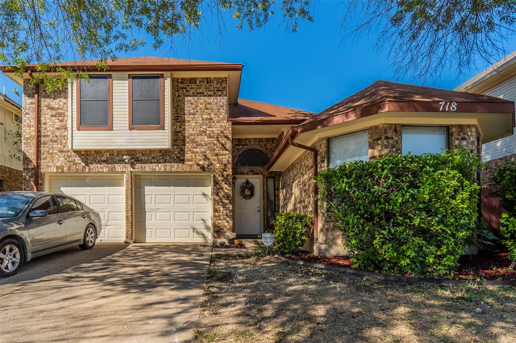 Cedar Hill Neighborhood Home For Sale - $300,000