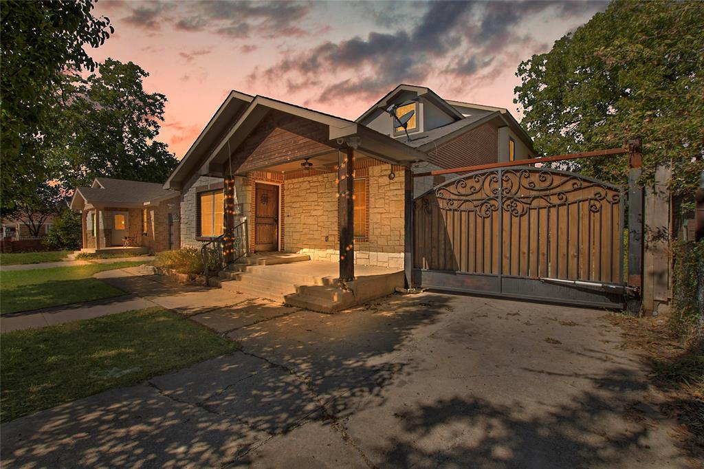 Dallas Neighborhood Home For Sale - $348,999