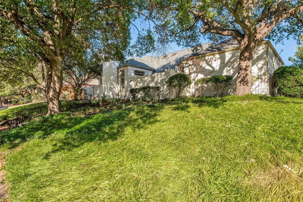 Dallas Neighborhood Home For Sale - $1,069,000