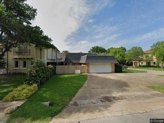 Dallas Neighborhood Home For Sale - $927,000