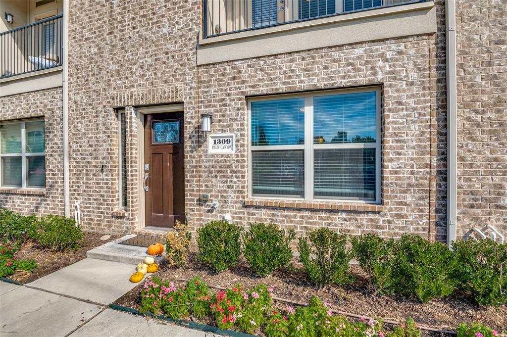 Dallas Neighborhood Home For Sale - $515,000