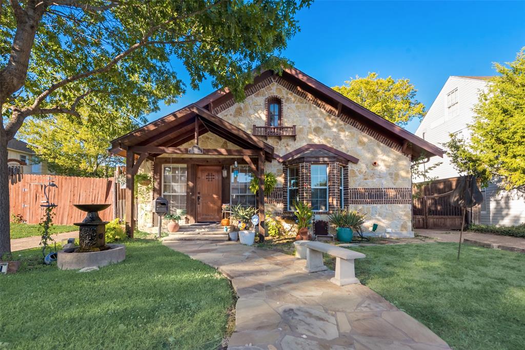 Dallas Neighborhood Home For Sale - $795,000