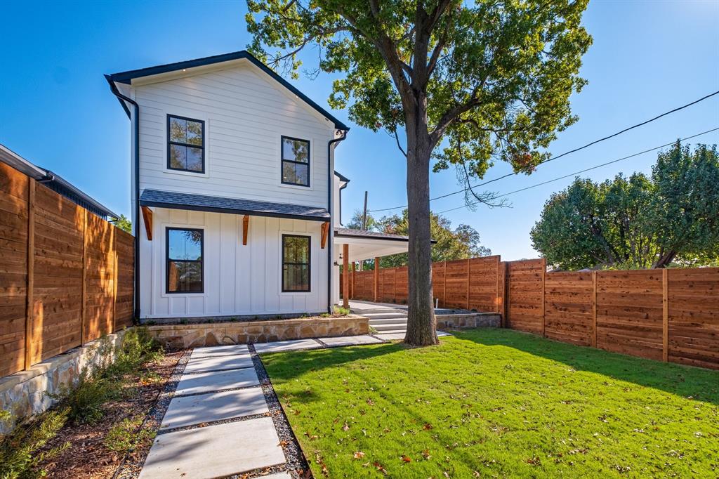 Dallas Neighborhood Home For Sale - $949,999