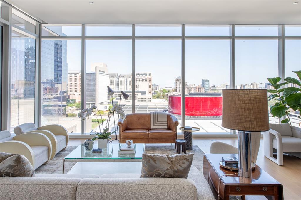 Dallas Neighborhood Home For Sale - $3,570,000