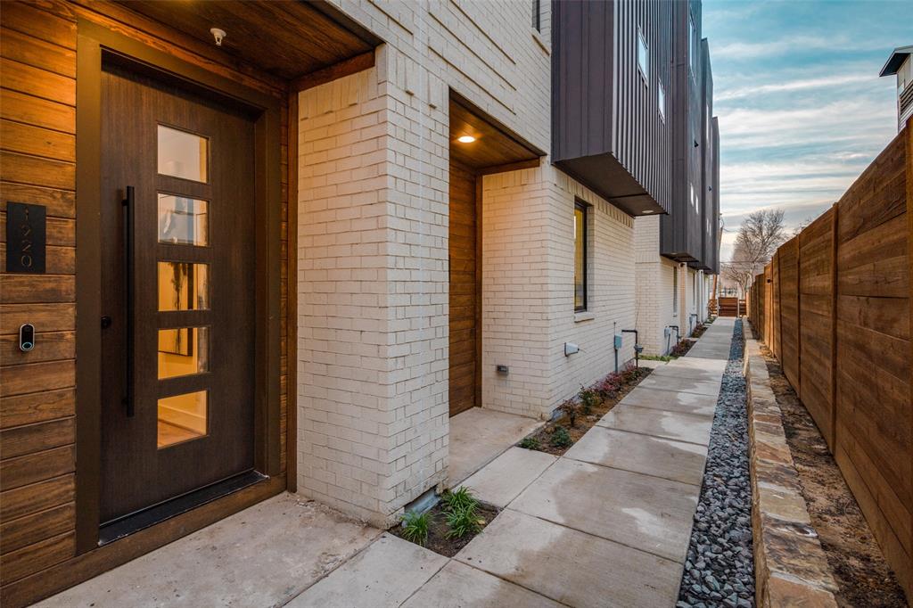 Dallas Neighborhood Home For Sale - $699,000