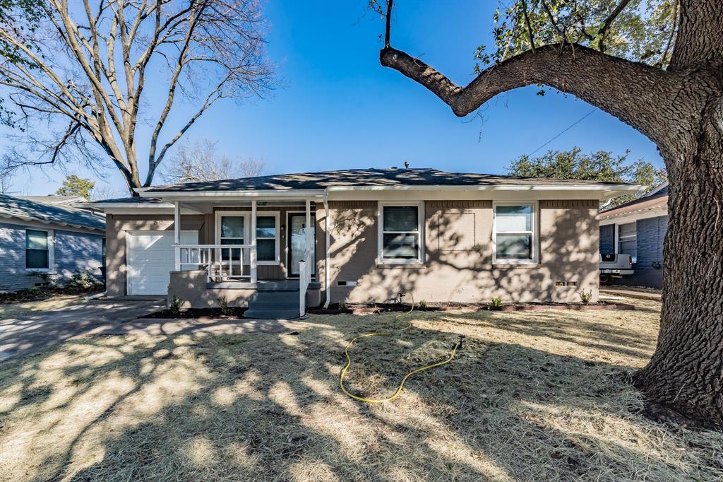 Dallas Neighborhood Home For Sale - $299,900