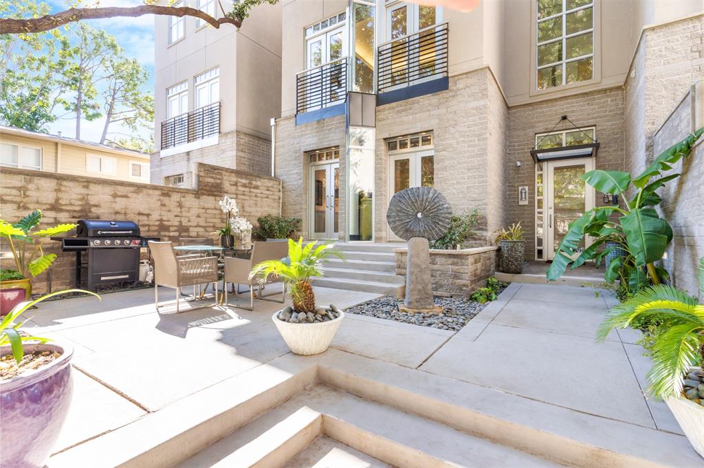 Dallas Neighborhood Home For Sale - $1,950,000