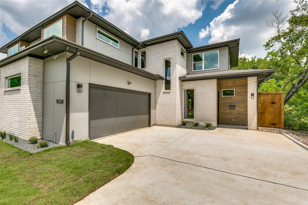 Dallas Neighborhood Home For Sale - $894,900