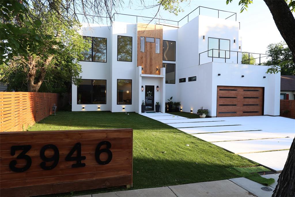 Dallas Neighborhood Home For Sale - $2,140,000
