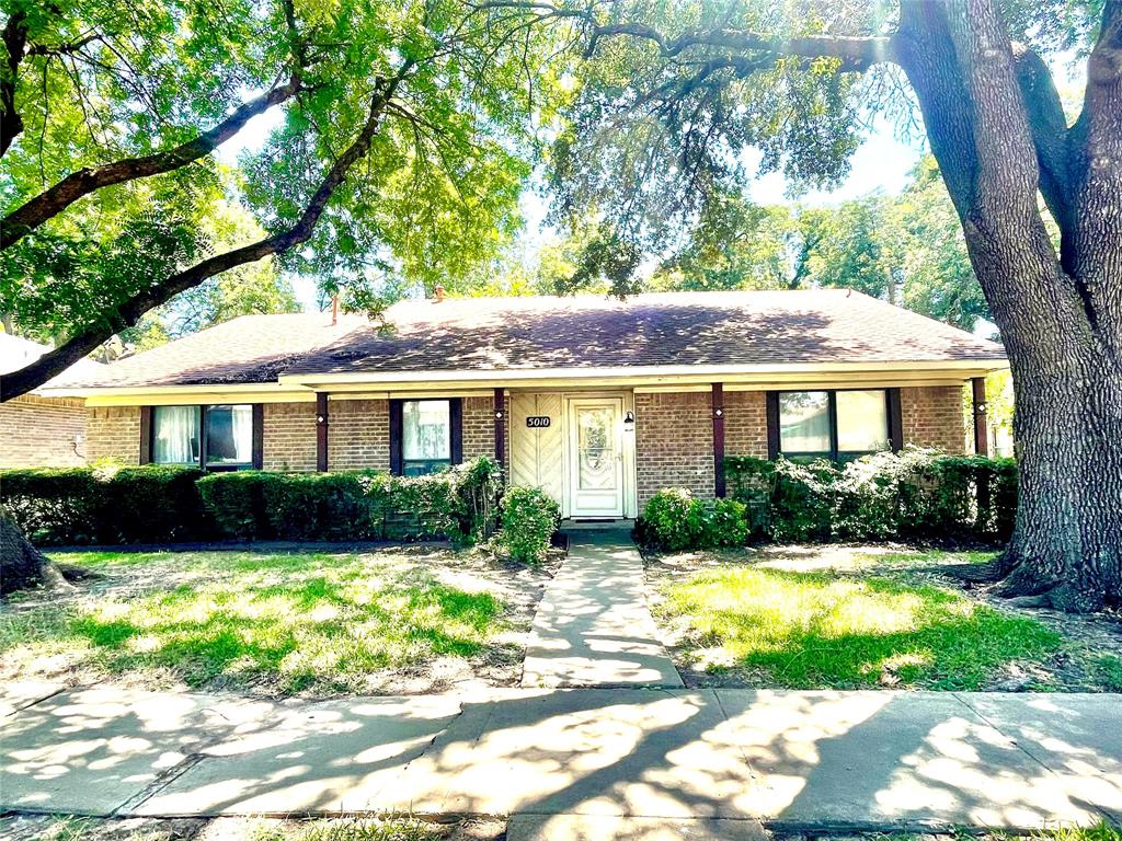 Garland Neighborhood Home For Sale - $299,000