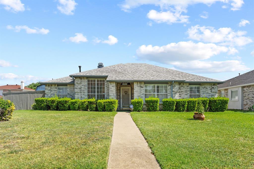 Cedar Hill Neighborhood Home For Sale - $297,500