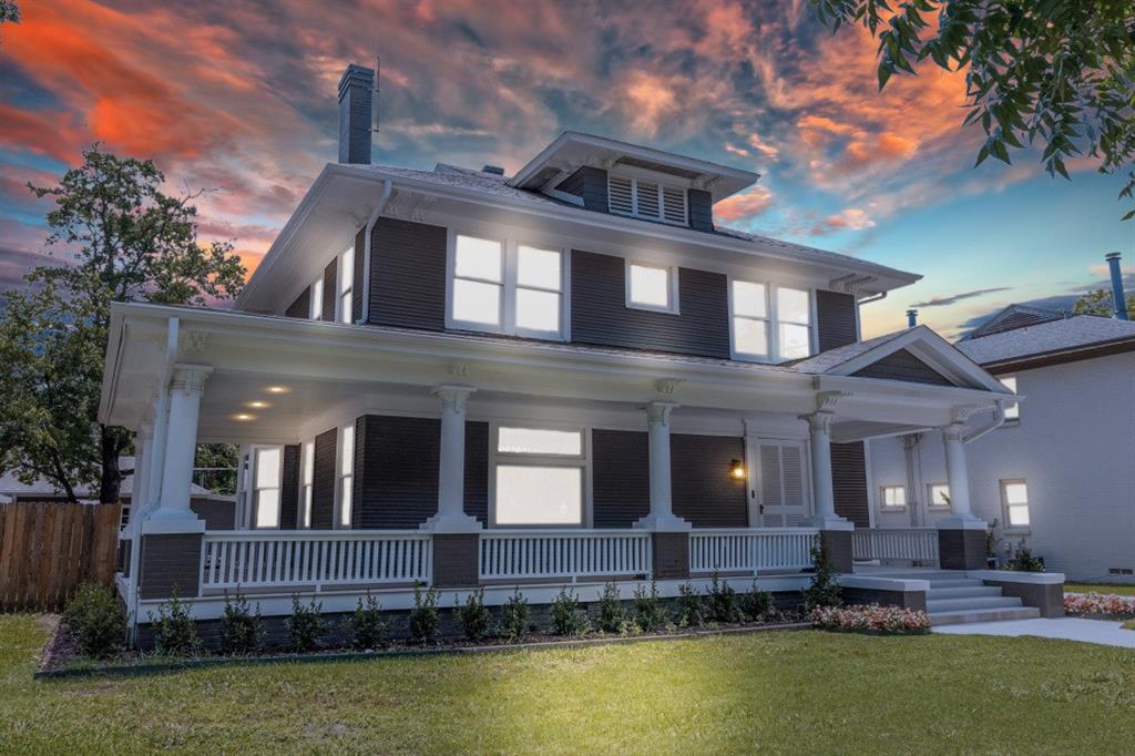 Dallas Neighborhood Home For Sale - $1,049,000