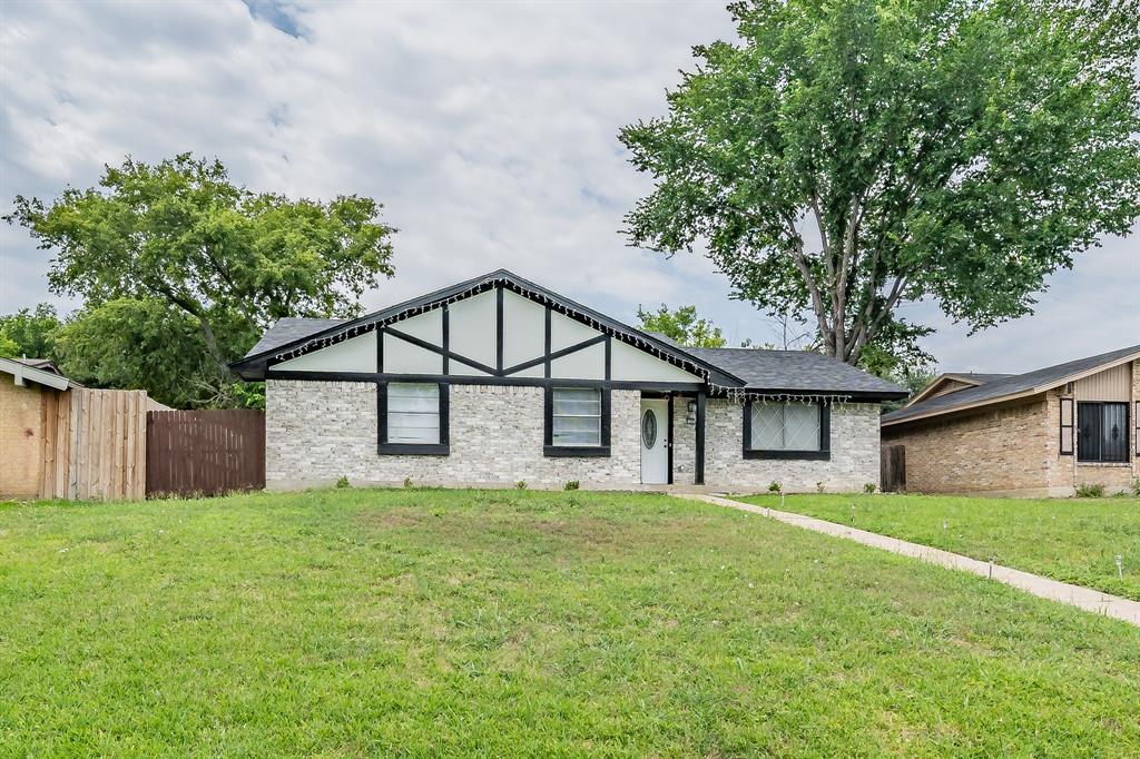 Garland Neighborhood Home For Sale - $320,000