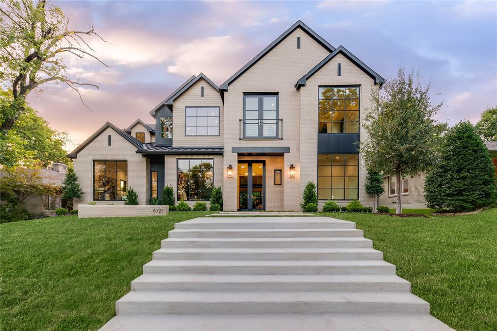 Dallas Neighborhood Home For Sale - $2,695,000