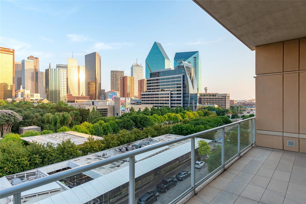 Dallas Neighborhood Home For Sale - $2,925,000