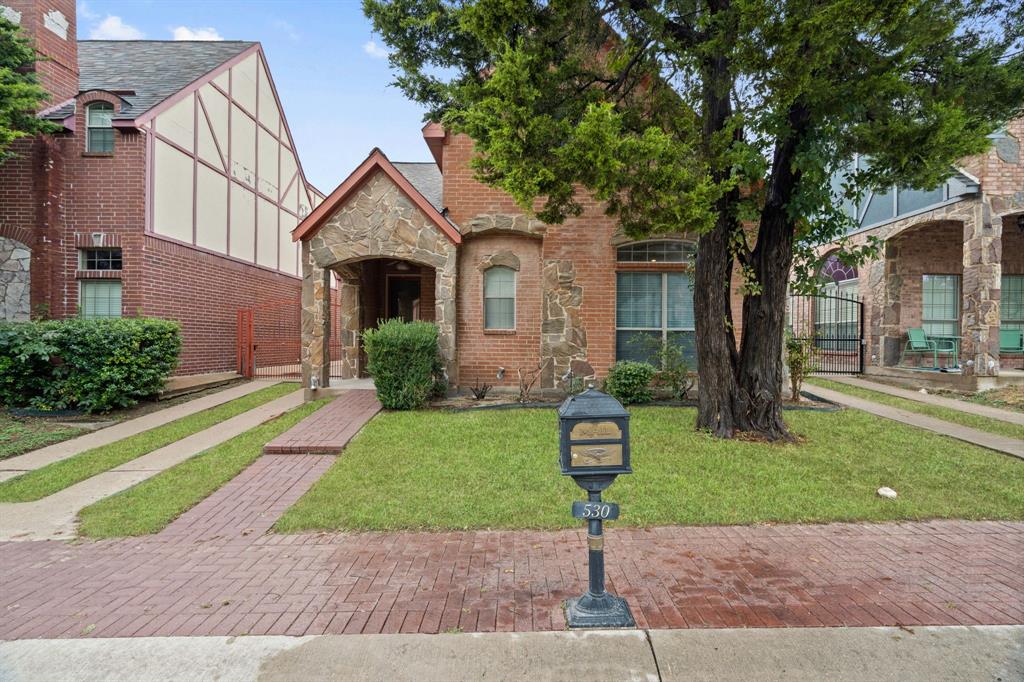 Cedar Hill Neighborhood Home For Sale - $299,990