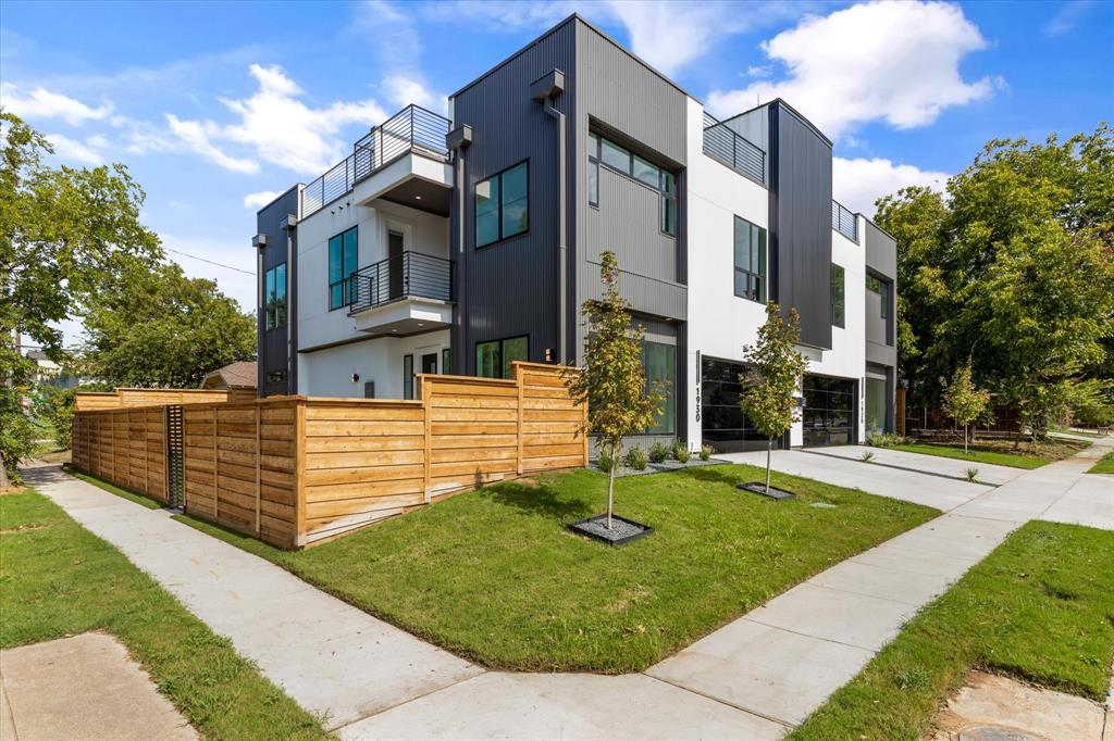 Dallas Neighborhood Home For Sale - $999,000