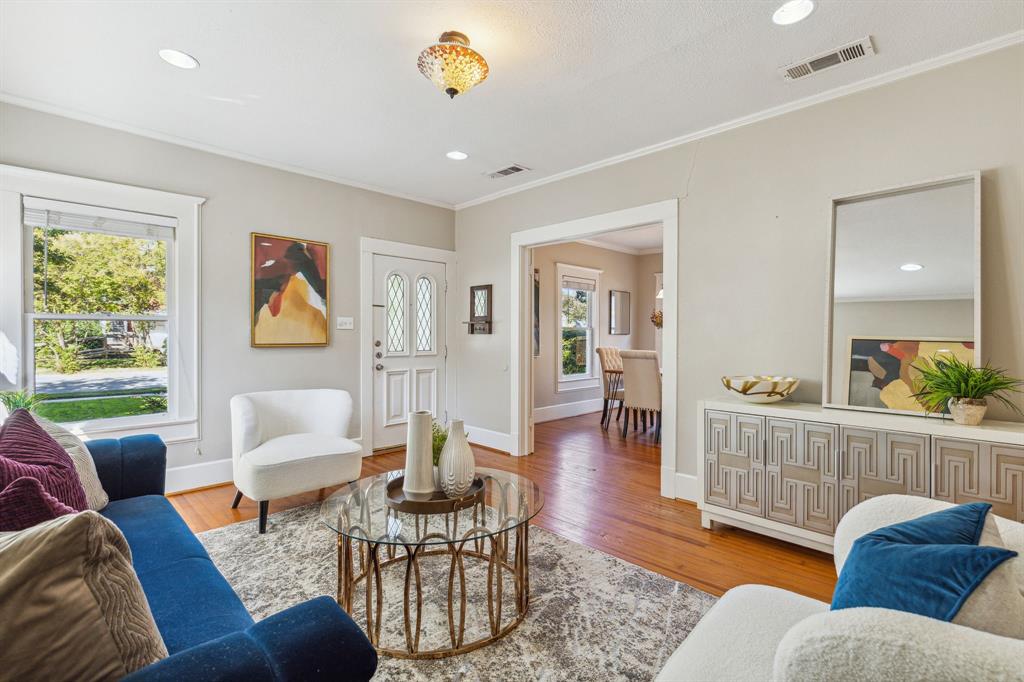 Dallas Neighborhood Home For Sale - $710,000